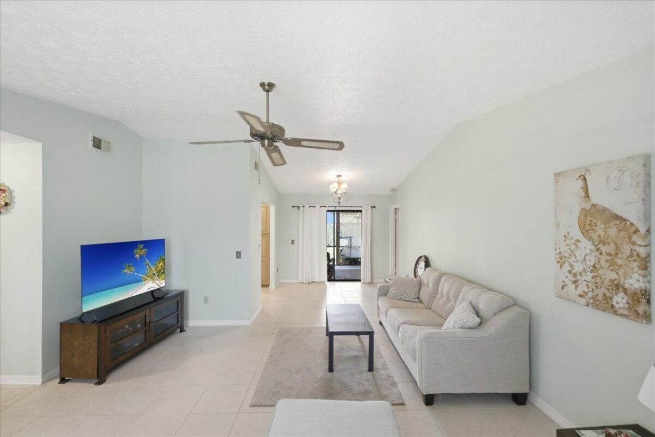 716 SE Evergreen Terrace, Port Saint Lucie, FL 34983 Photo