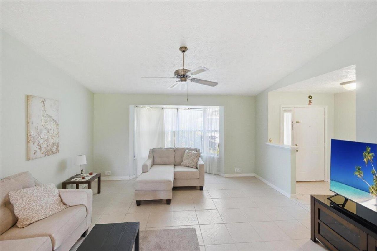 716 SE Evergreen Terrace, Port Saint Lucie, FL 34983 Photo
