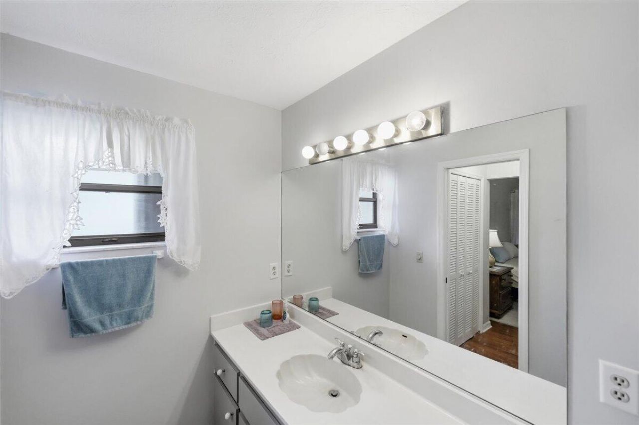 716 SE Evergreen Terrace, Port Saint Lucie, FL 34983 Photo