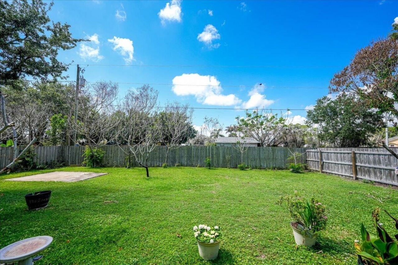 716 SE Evergreen Terrace, Port Saint Lucie, FL 34983 Photo
