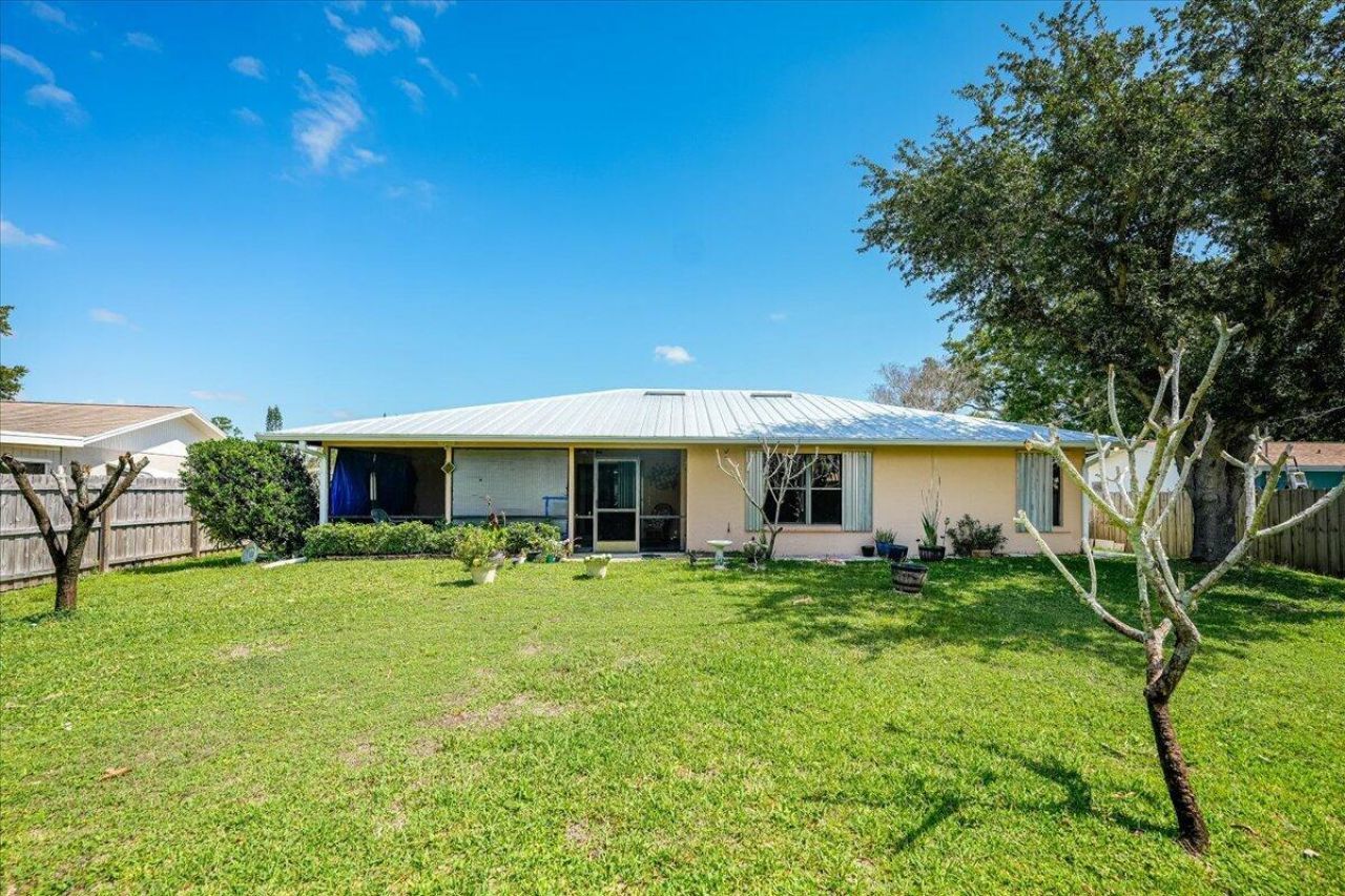 716 SE Evergreen Terrace, Port Saint Lucie, FL 34983 Photo