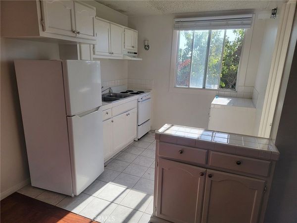 617 Illinois Court , Unit 22, El Segundo, CA 90245