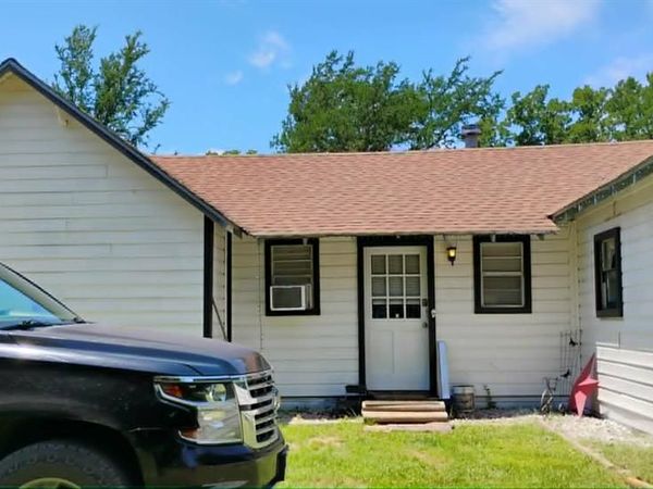 763 Frontier Street, Bowie, TX 76230