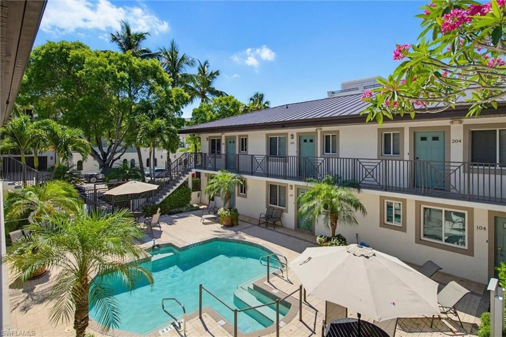 480 5th St S, Unit 202, Naples, FL 34102 Photo