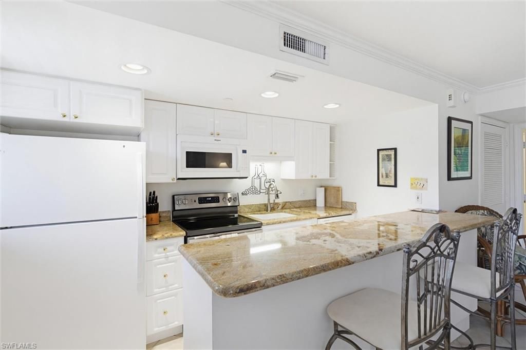 480 5th St S, Unit 202, Naples, FL 34102 Photo