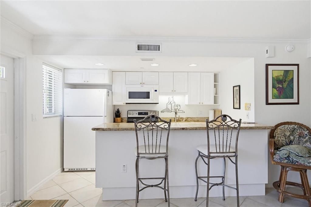 480 5th St S, Unit 202, Naples, FL 34102 Photo