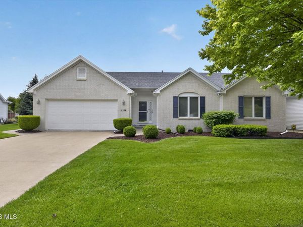 4331 N Watercrest Drive, Toledo, OH 43614