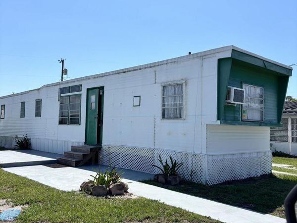 2023 St Lucie Boulevard, Unit 125, Fort Pierce, FL 34946
