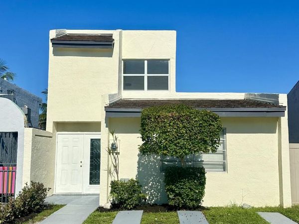 4300 W 10th Court, Hialeah, FL 33012