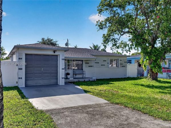 413 SW 5th Ave, Hallandale Beach, FL 33009