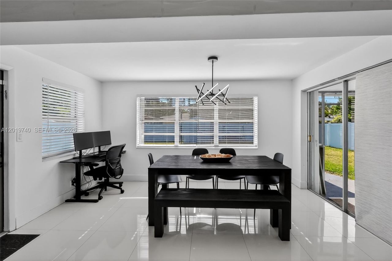 413 SW 5th Ave, Hallandale Beach, FL 33009 Photo