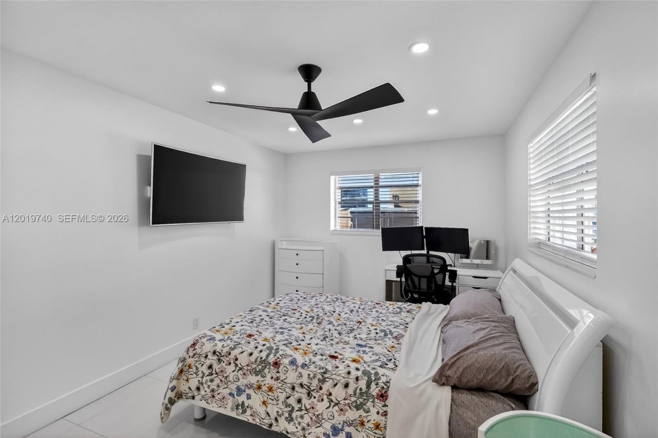 413 SW 5th Ave, Hallandale Beach, FL 33009 Photo