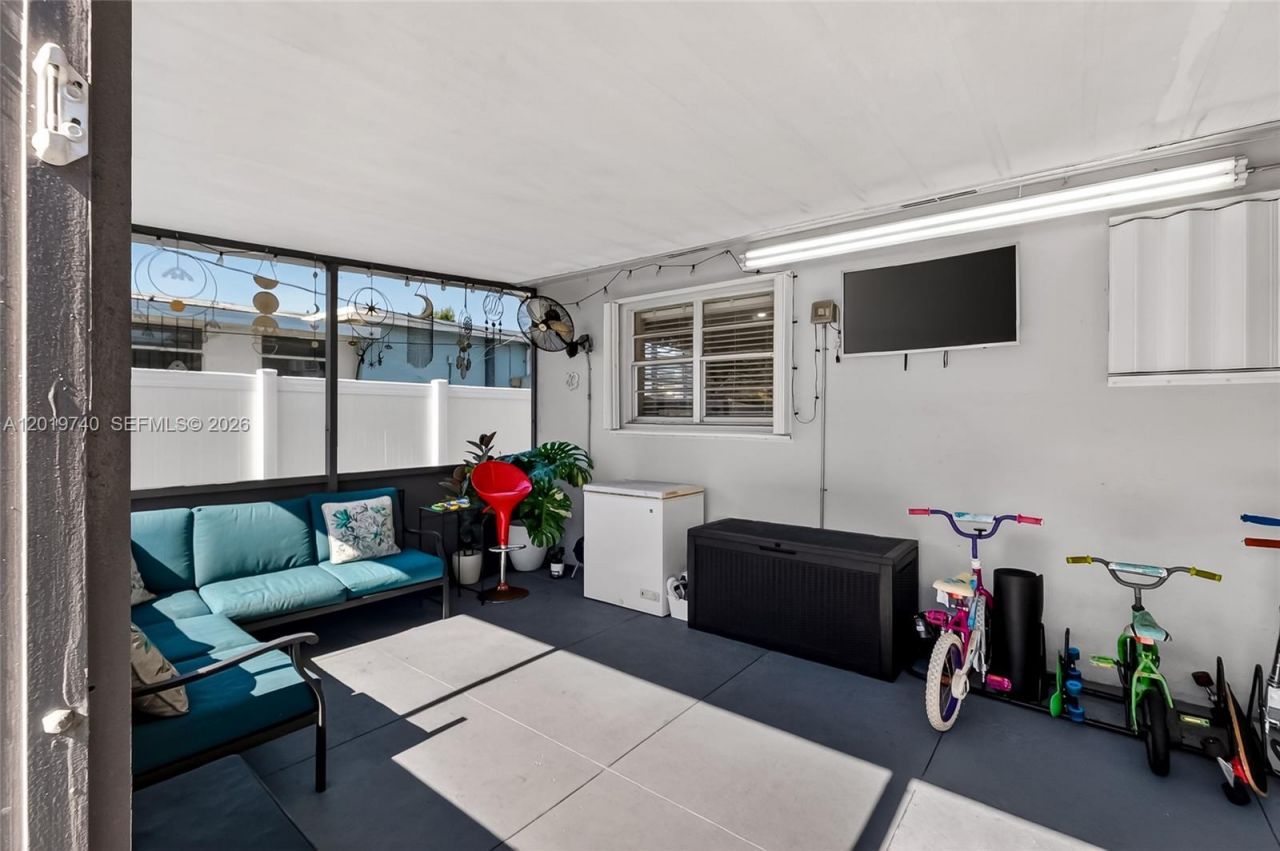 413 SW 5th Ave, Hallandale Beach, FL 33009 Photo