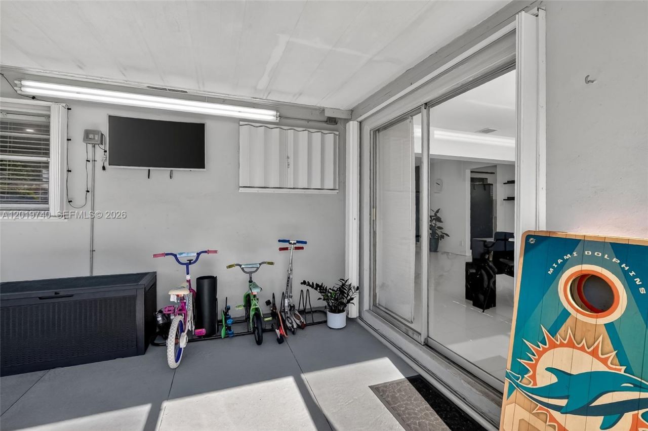 413 SW 5th Ave, Hallandale Beach, FL 33009 Photo