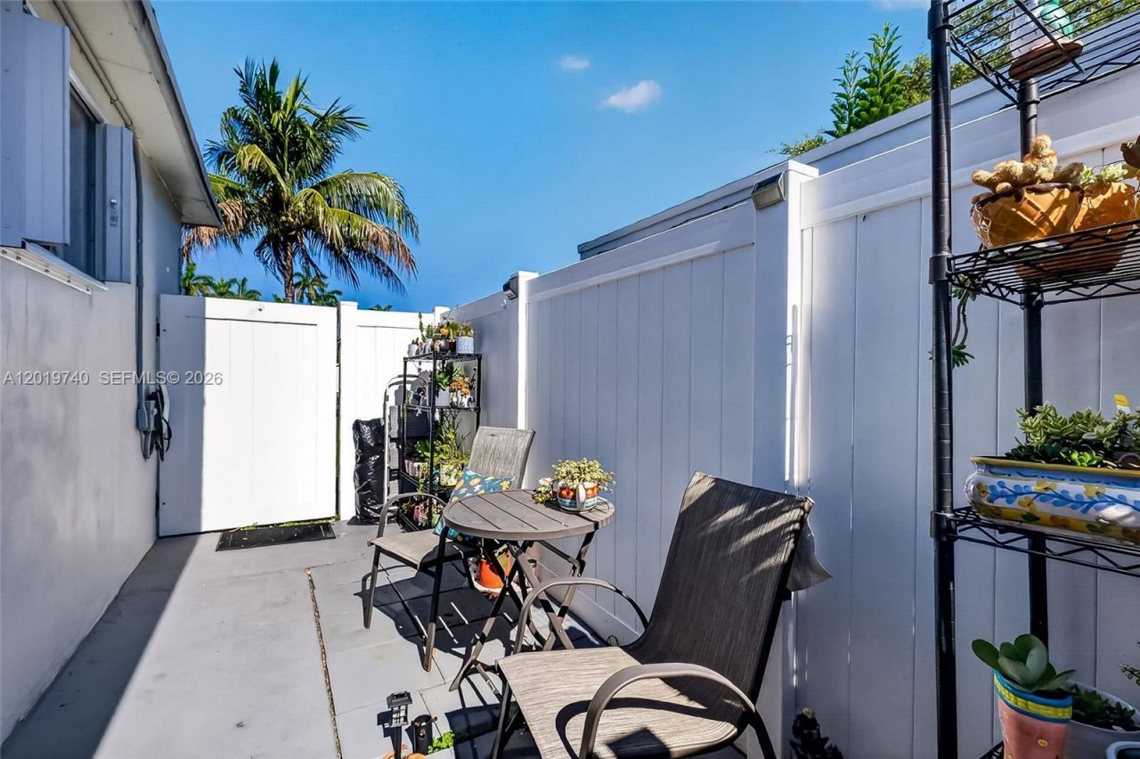 413 SW 5th Ave, Hallandale Beach, FL 33009 Photo