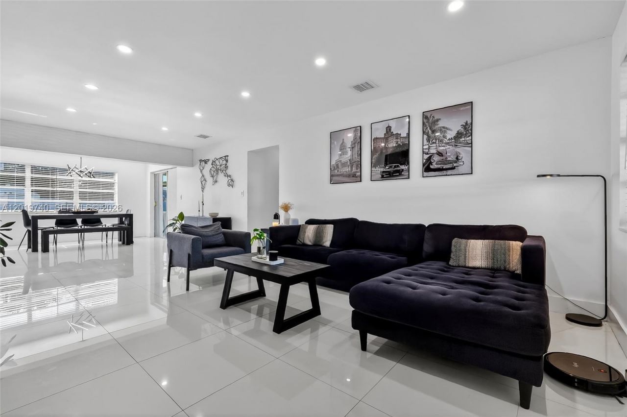 413 SW 5th Ave, Hallandale Beach, FL 33009 Photo