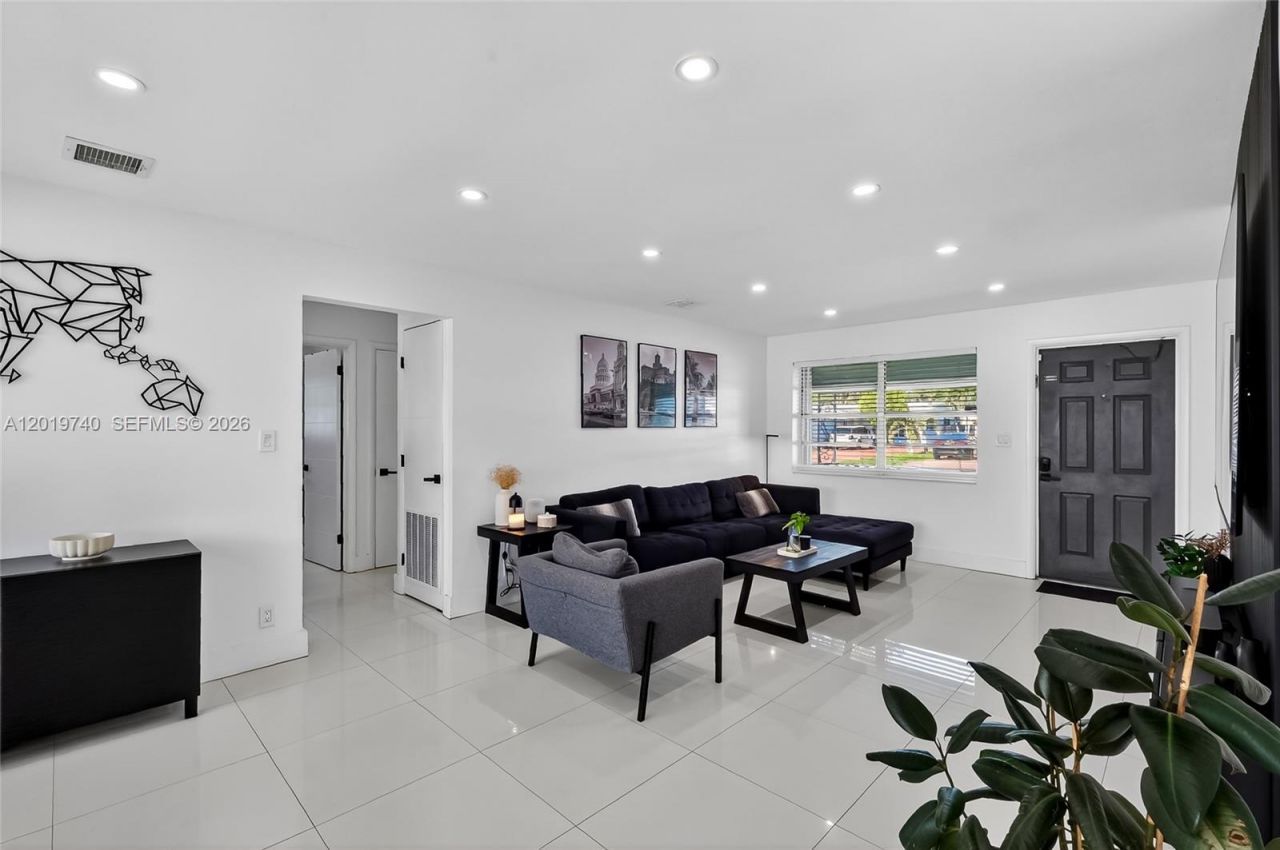 413 SW 5th Ave, Hallandale Beach, FL 33009 Photo