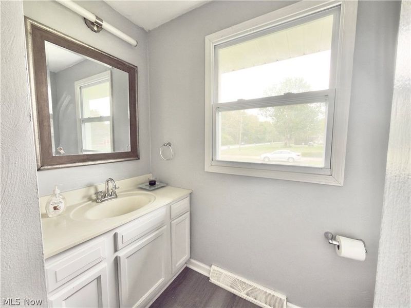 1215 Valley View Drive , Boardman, OH 44512 Photo 8
