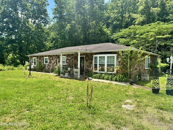 955 Rock Haven Rd, Bean Station, TN 37708