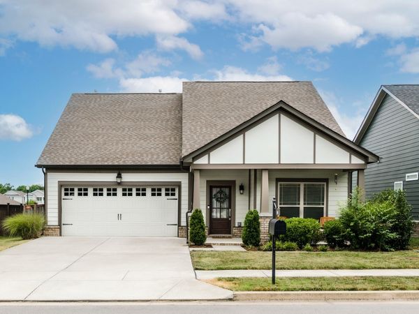 40 Nokes Dr, Hendersonville, TN 37075