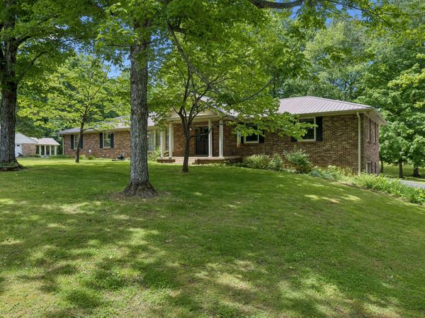 1018 Woodmont Dr , Dickson, TN 37055
