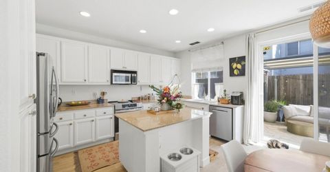 390 Soaring Hawk Ln, Sacramento, CA 95833 Photo