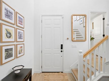 390 Soaring Hawk Ln, Sacramento, CA 95833 Photo