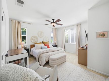 390 Soaring Hawk Ln, Sacramento, CA 95833 Photo