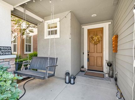 390 Soaring Hawk Ln, Sacramento, CA 95833 Photo
