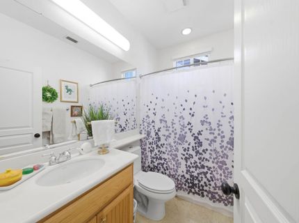 390 Soaring Hawk Ln, Sacramento, CA 95833 Photo