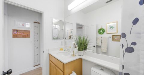 390 Soaring Hawk Ln, Sacramento, CA 95833 Photo