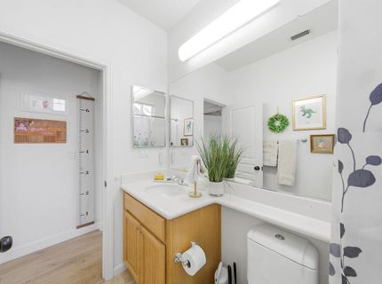 390 Soaring Hawk Ln, Sacramento, CA 95833 Photo