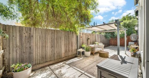 390 Soaring Hawk Ln, Sacramento, CA 95833 Photo