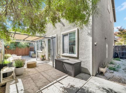 390 Soaring Hawk Ln, Sacramento, CA 95833 Photo