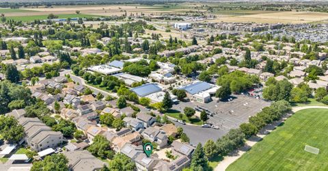 390 Soaring Hawk Ln, Sacramento, CA 95833 Photo