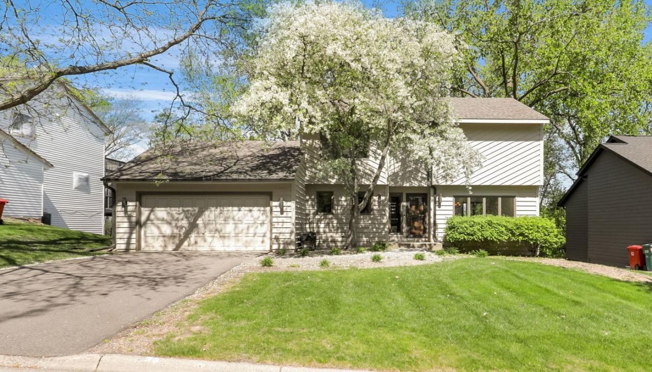 7930 Rhode Island Circle , Bloomington, MN 55438