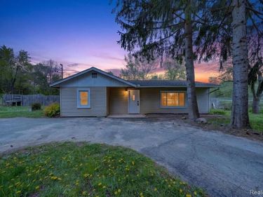 15013 Birchwood Drive, Holly Twp, MI 48442