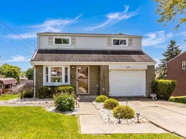 417 Blossom Dr , Pittsburgh, PA 15236