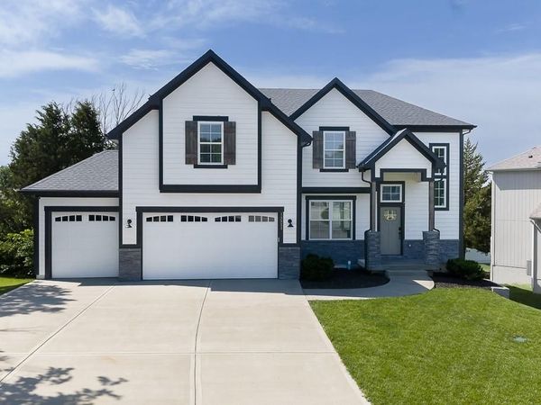 15511 Spruce Street, Basehor, KS 66007