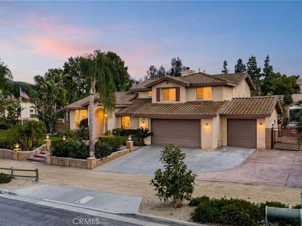 954 Thoroughbred , Norco, CA 92860