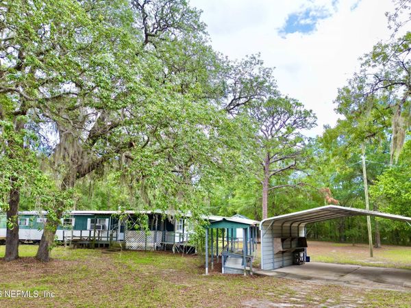 208 COUNTRY LIVING Circle, Melrose, FL 32666