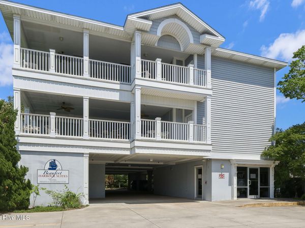 313 Cedar Street, Beaufort, NC 28516