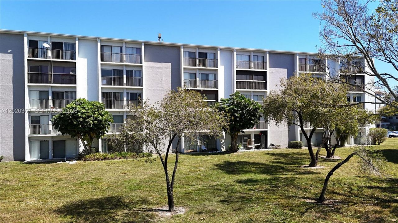 8740 N Sherman Cir , Unit 206, Miramar, FL 33025 Photo
