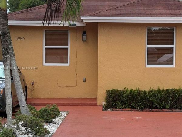 16940 SW 94th Ave, Palmetto Bay, FL 33157