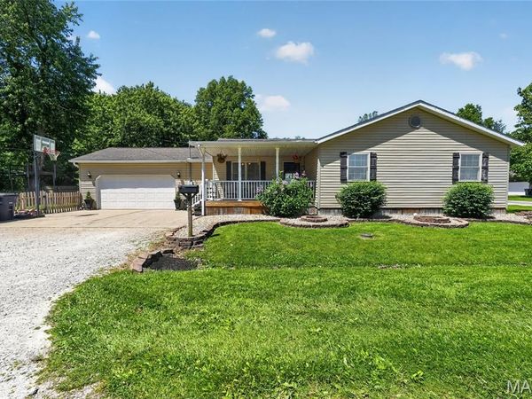 701 Mill Street, Mount Olive, IL 62069