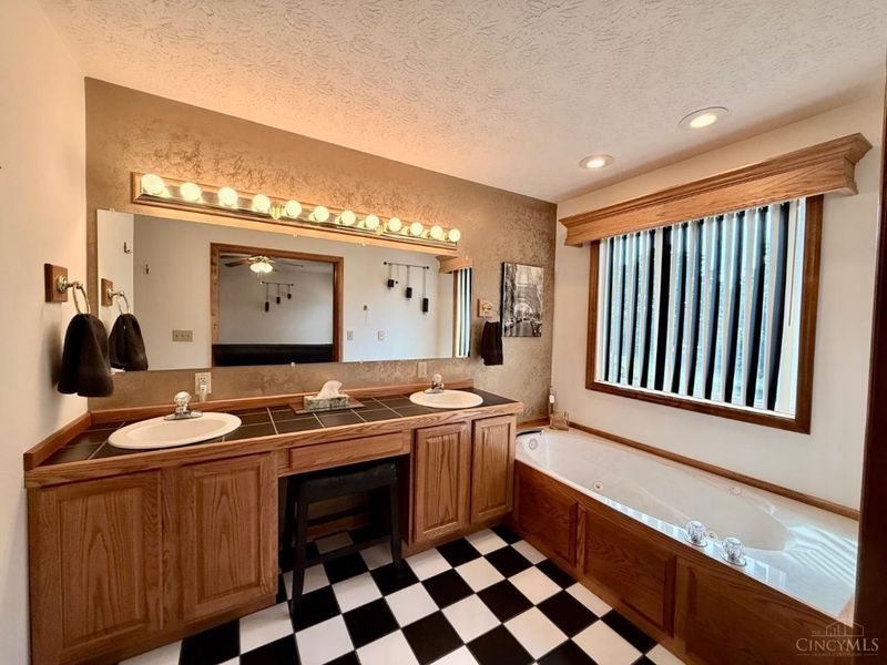 6821 Cincinnati Dayton Road, Liberty Township, OH 45044 Photo 38