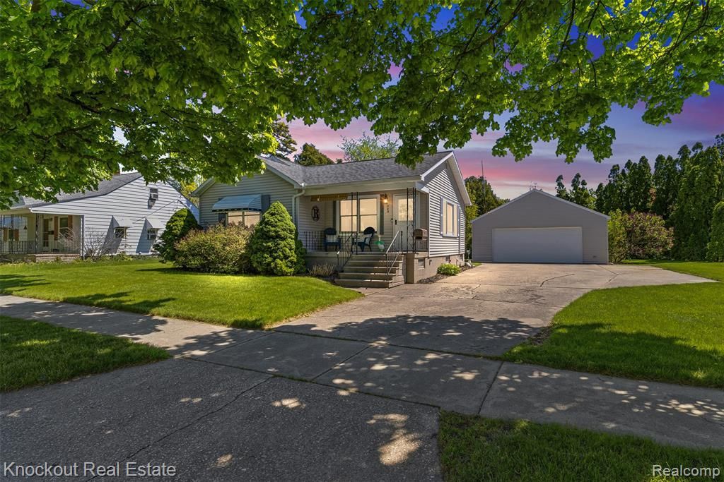 705 Burns Street, Essexville, MI 48732 Main Photo