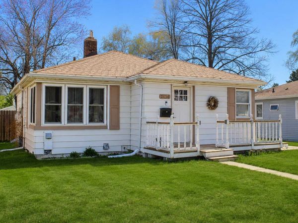 2434 9th Avenue E, Hibbing, MN 55746