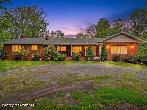 808 Pine Street , Moscow, PA 18444