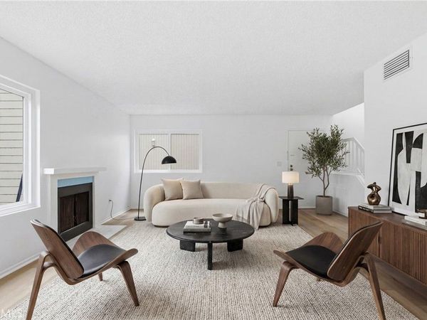 22137 Burbank , Unit 3, Woodland Hills, CA 91367